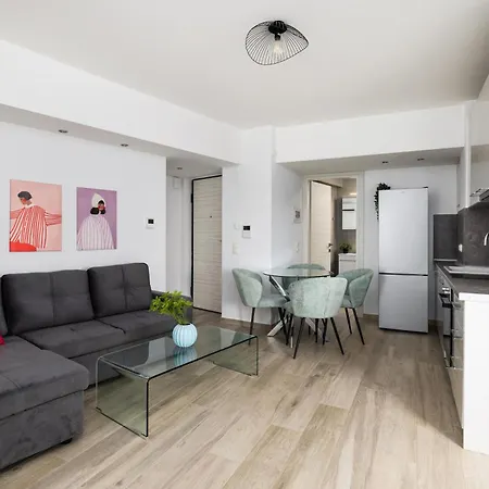 Apartamento Superstudio Pop Art With Free Parking Space By Binobi! Tesalónica